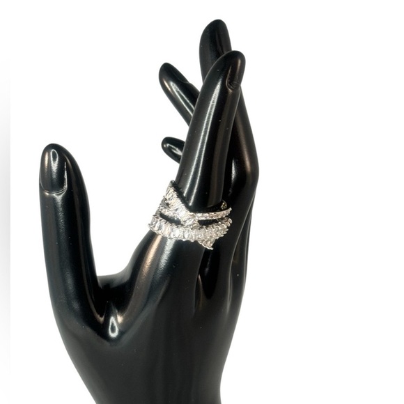 Jewelry - Silver 3 Tiered Stone Ring